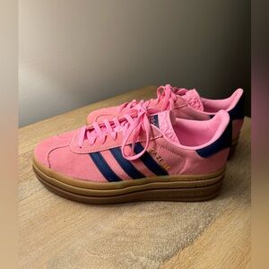 NWT Adidas Gazelle Bold Pink Glow / Victory Blue / Gum Size 6 1/2 (fit like 7.5)